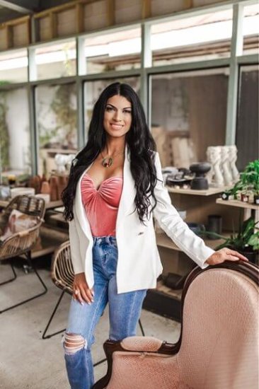 Former Bodybuilding Champion Doesn’t Let Drug-Resistant Epilepsy Stop Her